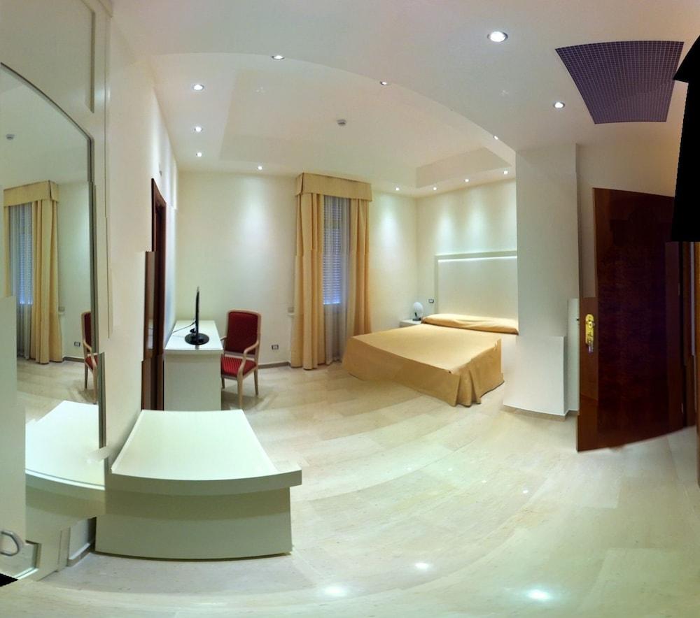 Hotel Europa Foggia Ngoại thất bức ảnh