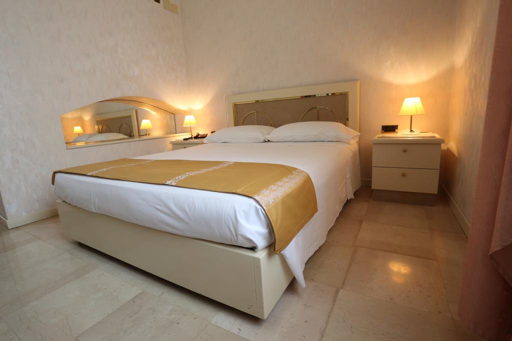 Hotel Europa Foggia Ngoại thất bức ảnh